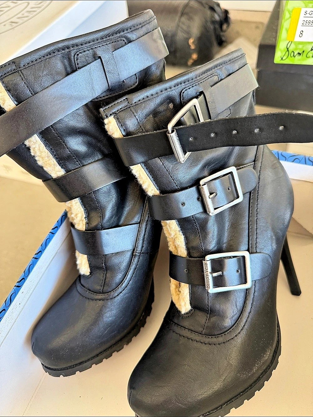 Simply, Vera Vera Wang Black Buckle Ankle Boots US 8 Like New